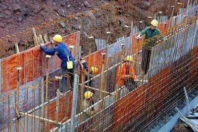 安?？h月薪4500+成為建筑行業常態，財經視角下的建筑工程勞務分包市場